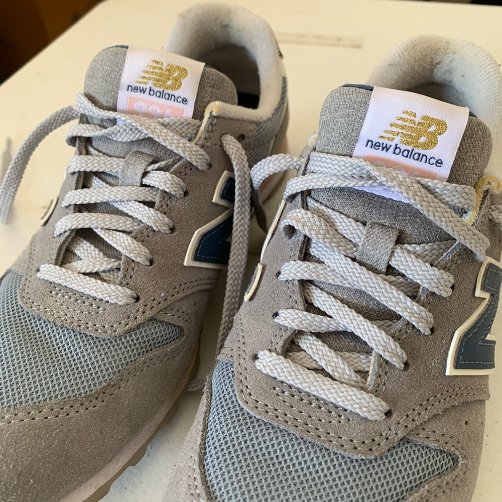 Women’s New Balance 996 Sneakers Size 8